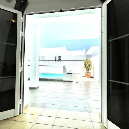 Maravillosa Con Piscina Privada Y Dos Dormitorios En Пуэрто-Калеро