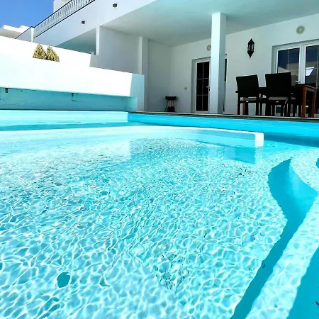 Maravillosa Con Piscina Privada Y Dos Dormitorios En