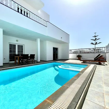 Maravillosa Con Piscina Privada Y Dos Dormitorios En Villa *