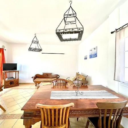 Maravillosa Con Piscina Privada Y Dos Dormitorios En