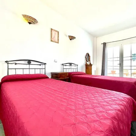 Maravillosa Con Piscina Privada Y Dos Dormitorios En *