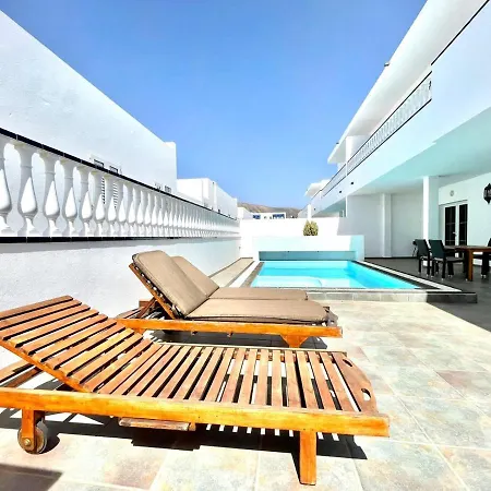 Maravillosa Con Piscina Privada Y Dos Dormitorios En Villa