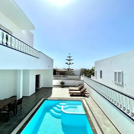Maravillosa Con Piscina Privada Y Dos Dormitorios En Villa