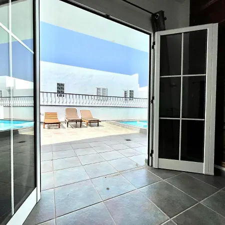 Maravillosa Con Piscina Privada Y Dos Dormitorios En *