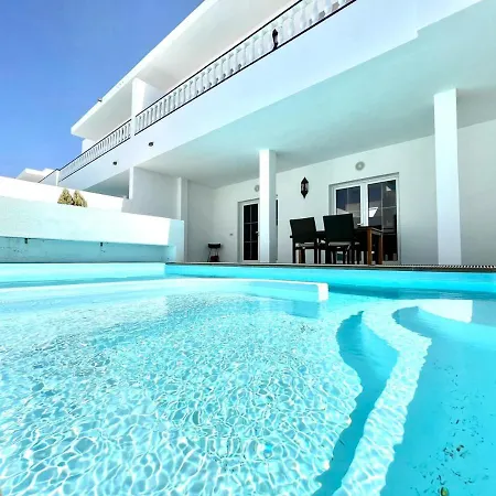 Maravillosa Con Piscina Privada Y Dos Dormitorios En * Puerto Calero